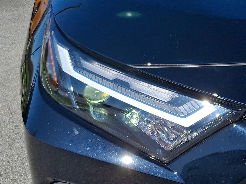Used 2025 Toyota RAV4 XLE image 9
