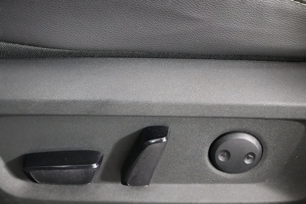 Used 2023 Nissan Rogue SL FWD image 23