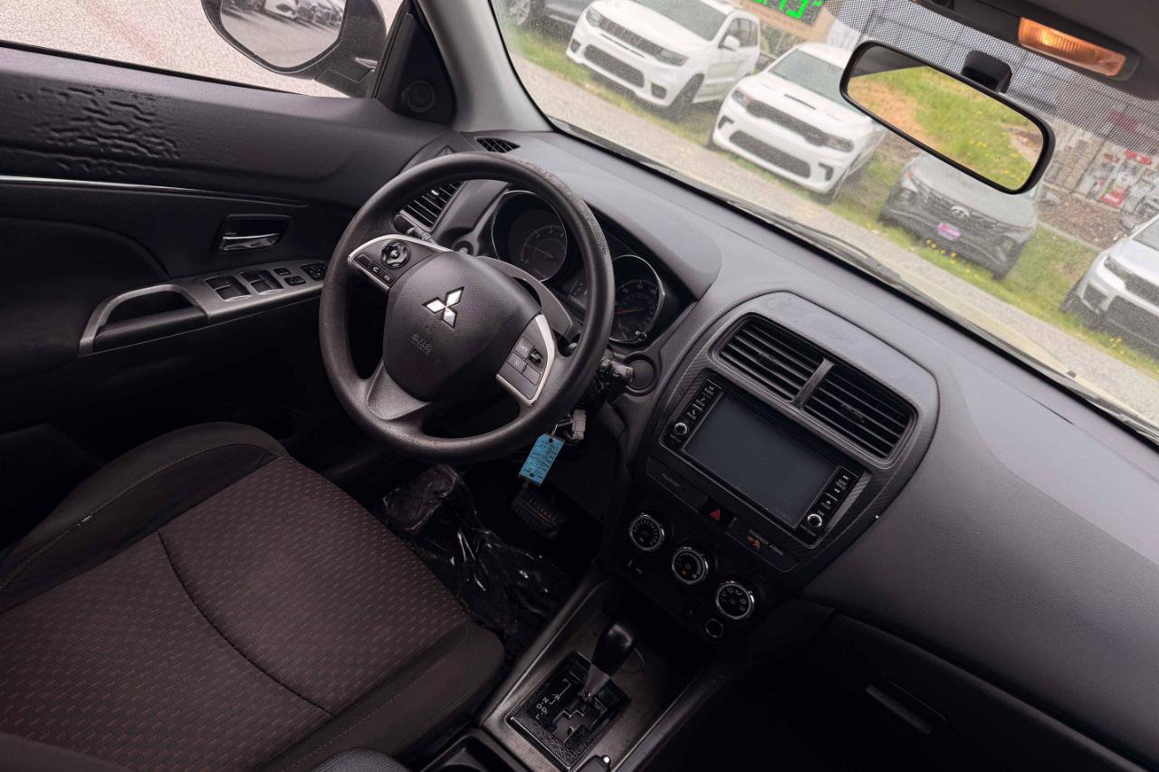 Used 2019 Mitsubishi Outlander Sport ES FWD image 11