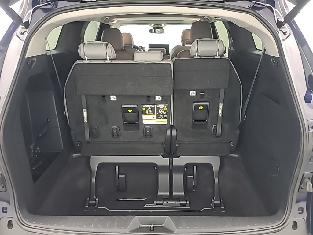 Used 2025 Toyota Sienna XLE FWD image 20