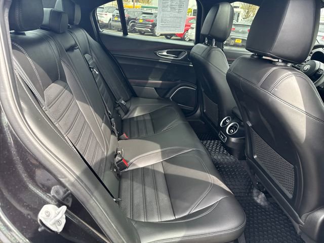 Used 2023 Alfa Romeo Giulia Estrema image 14