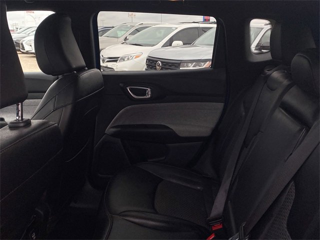 Used 2024 Jeep Compass Latitude image 16