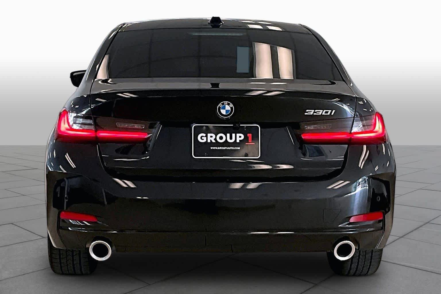 Used 2024 BMW 330i Sedan w/ Convenience Package RWD image 4