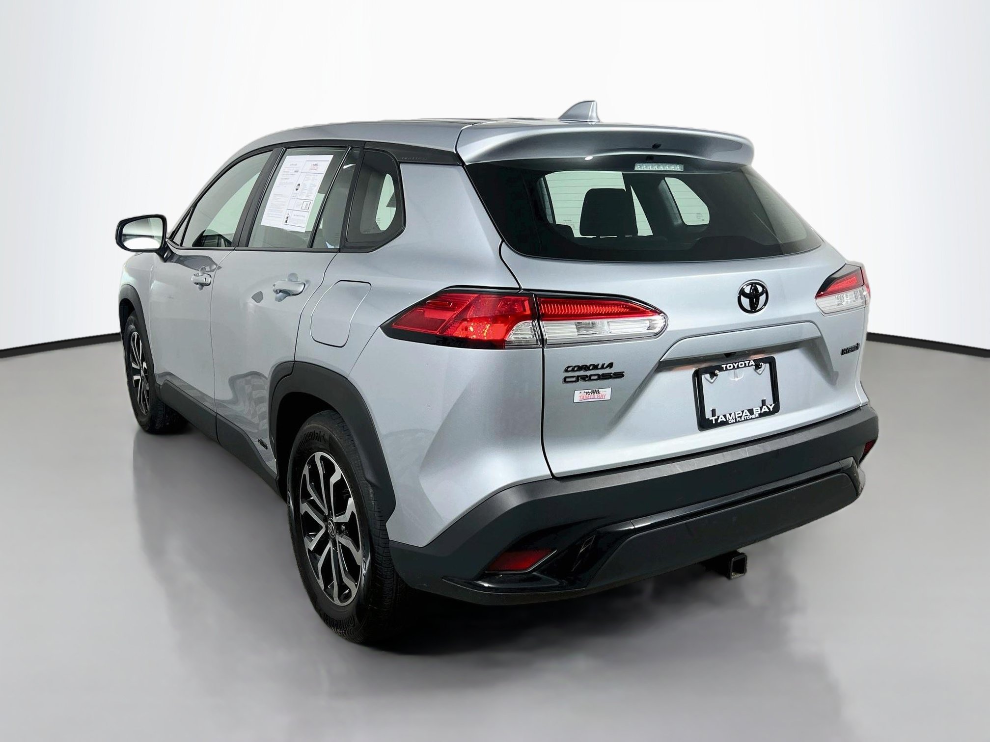 Used 2024 Toyota Corolla Cross AWD Hybrid image 8