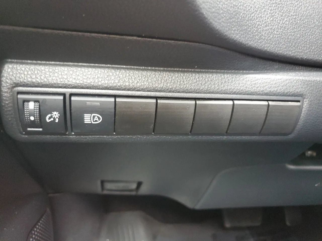 Used 2022 Toyota Corolla SE FWD image 34