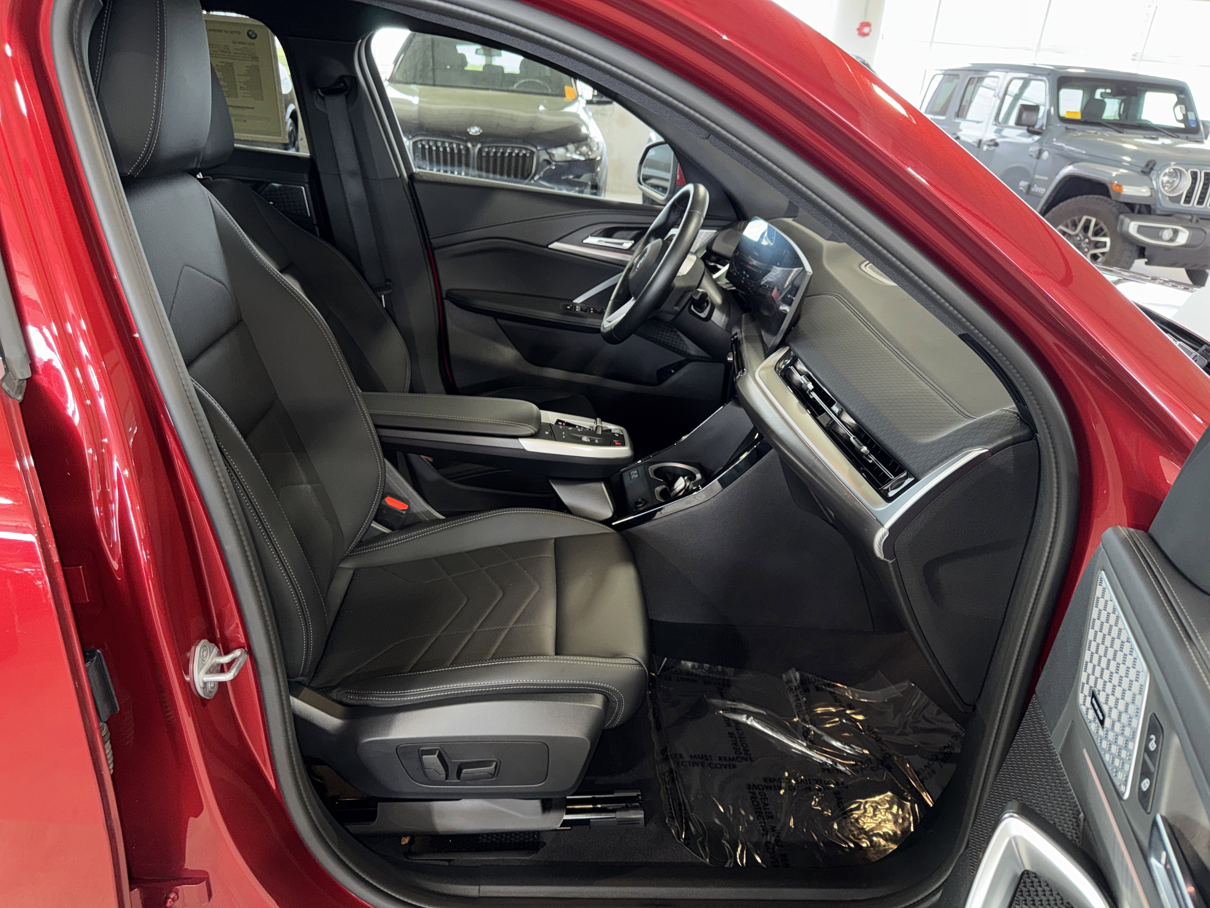 Certified 2025 BMW X2 xDrive28i w/ Premium Package image 10