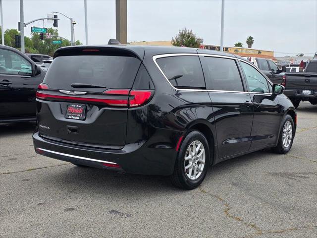 Certified 2023 Chrysler Pacifica Touring-L FWD image 5