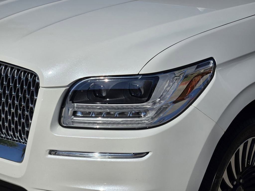 Used 2020 Lincoln Navigator Black Label w/ Cargo Convenience Package image 9