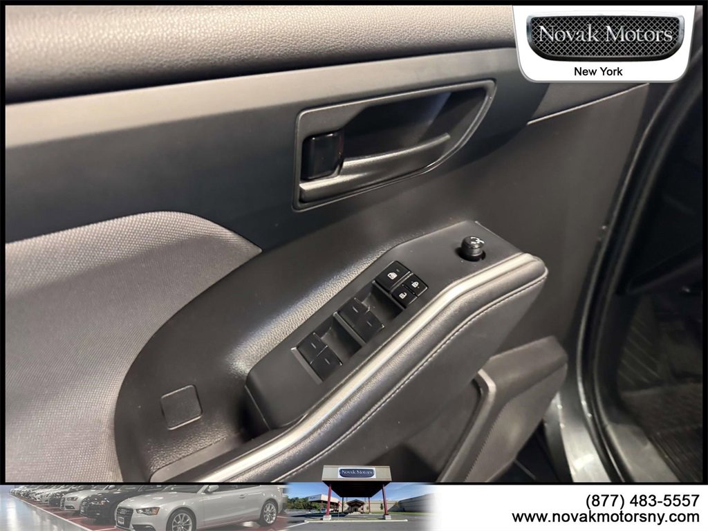 Used 2022 Toyota Highlander L image 13