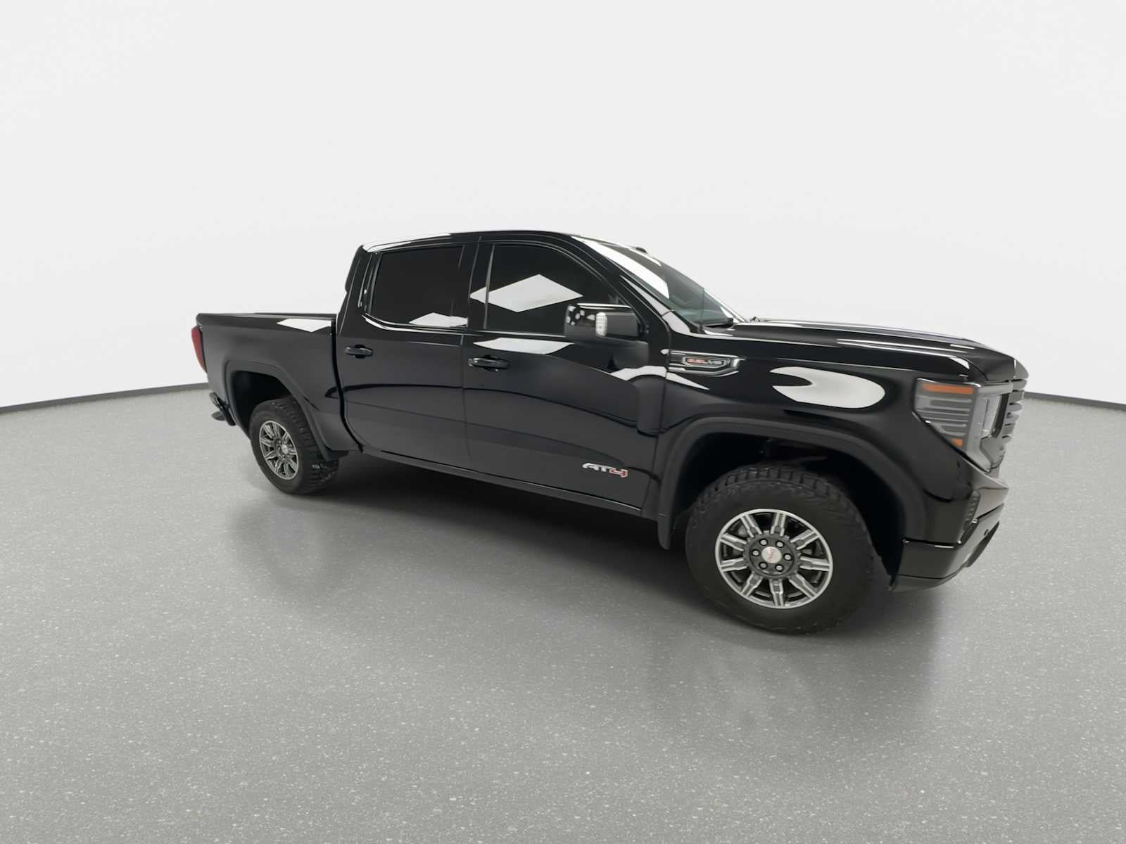 Used 2023 GMC Sierra 1500 AT4 w/ AT4 Premium Package AWD/4WD image 2