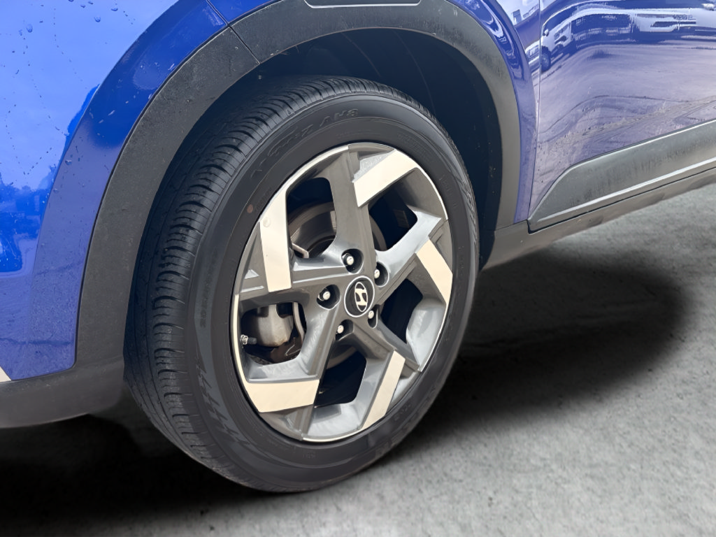 Certified 2025 Hyundai Venue SEL FWD image 12