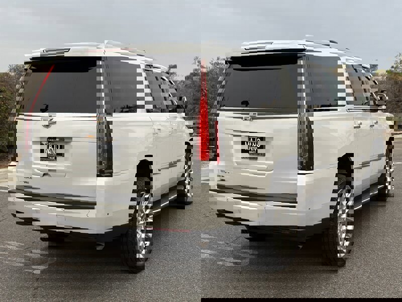 Used 2019 Cadillac Escalade ESV Luxury image 6