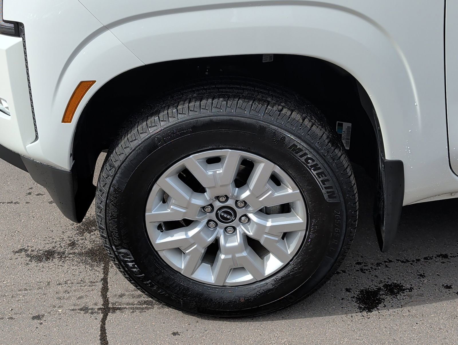 Used 2024 Nissan Frontier SV w/ SV Convenience Package image 9