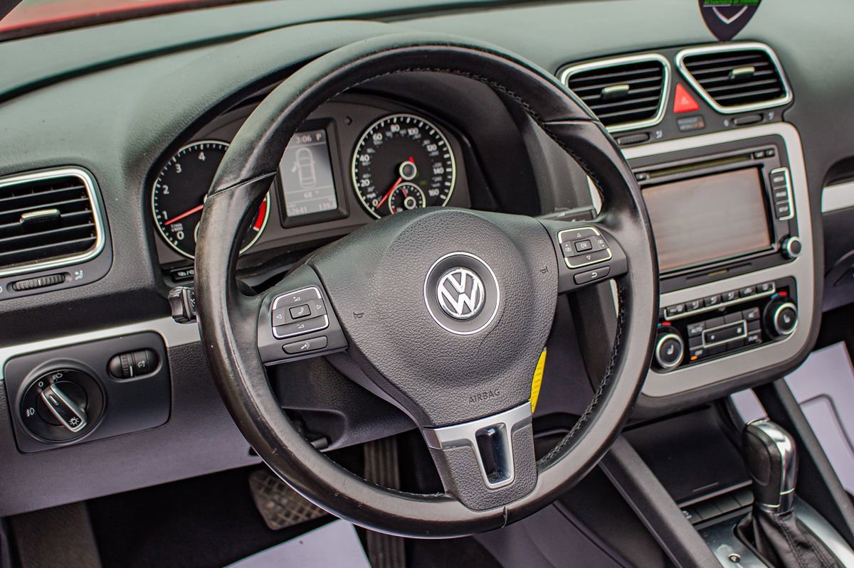 Used 2012 Volkswagen Eos Komfort FWD image 20