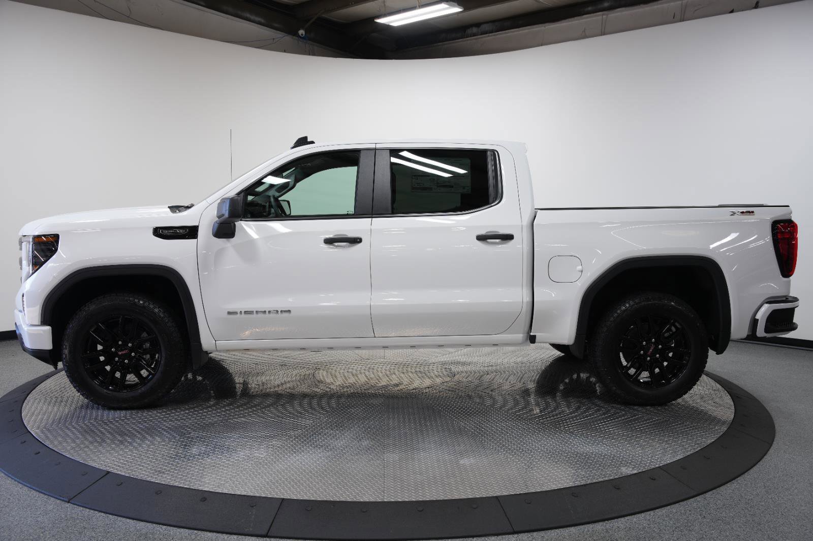 New 2026 GMC Sierra 1500 Pro w/ Graphite Edition image 5