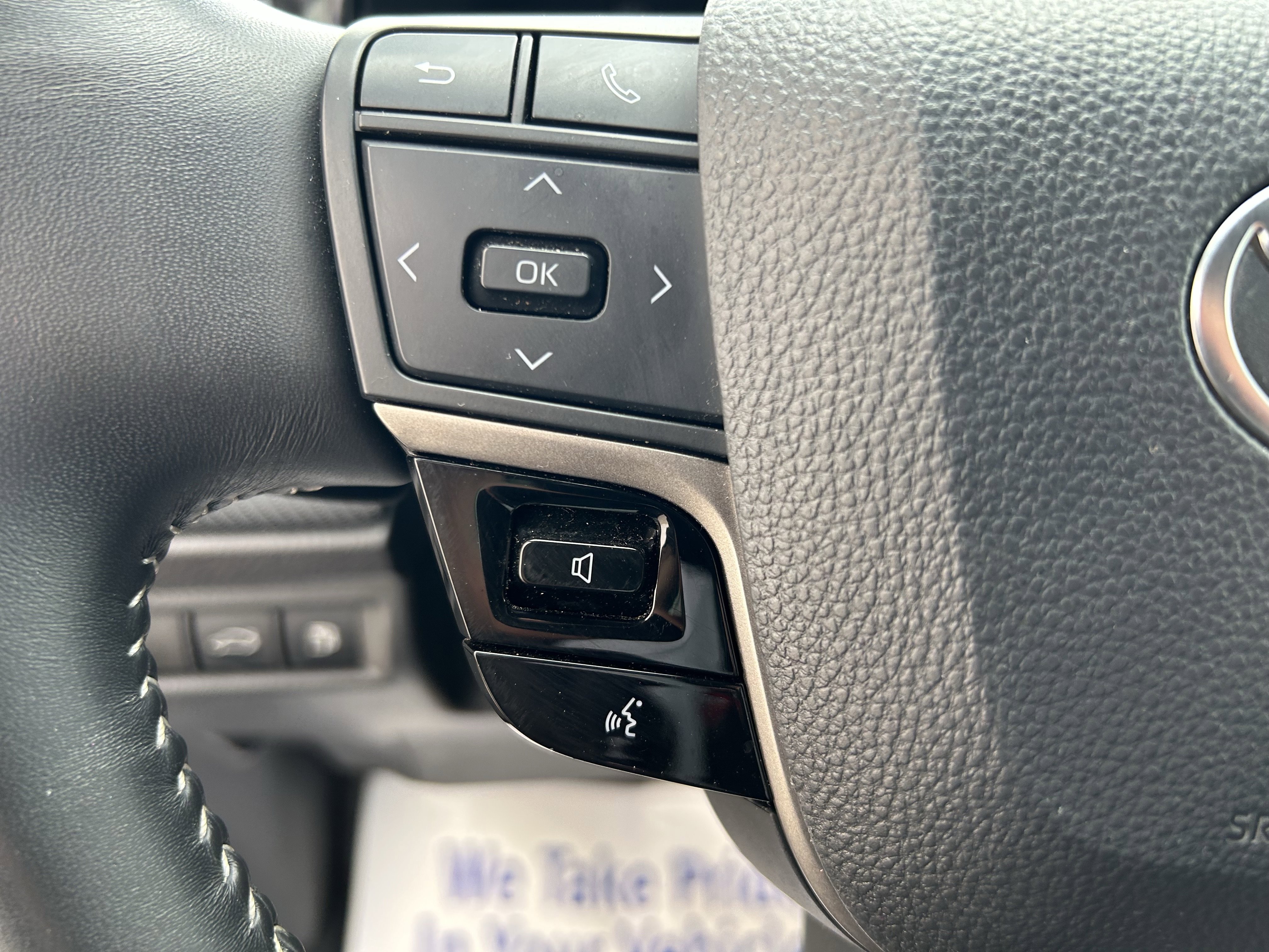 Used 2025 Toyota Camry SE FWD image 22