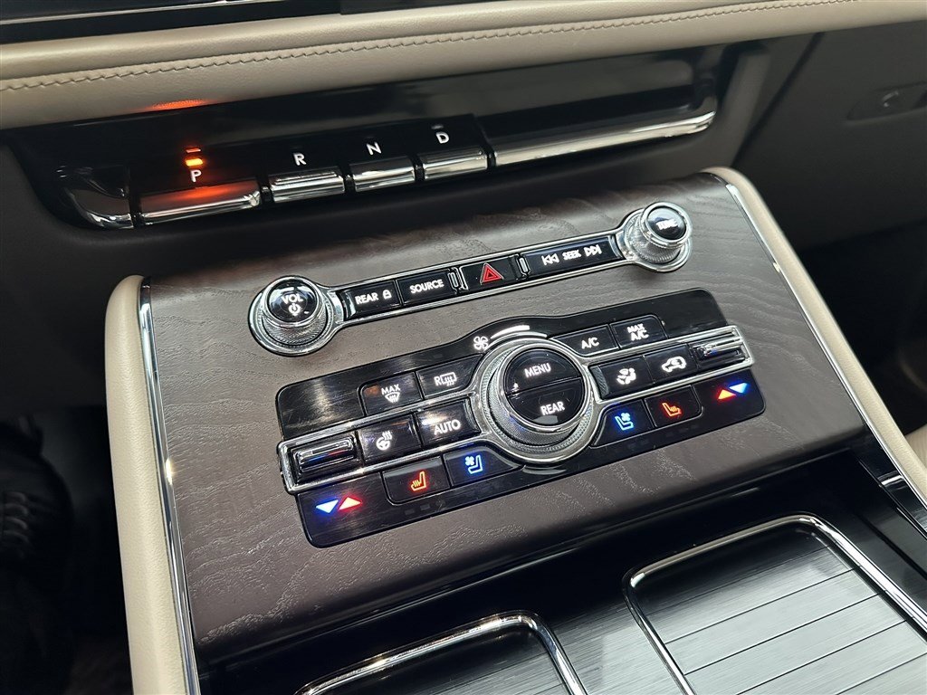 Used 2022 Lincoln Aviator Reserve w/ Equipment Group 201A image 33