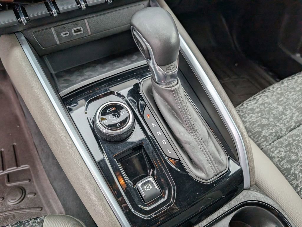 Used 2024 Chevrolet Colorado ZR2 w/ Technology Package image 31