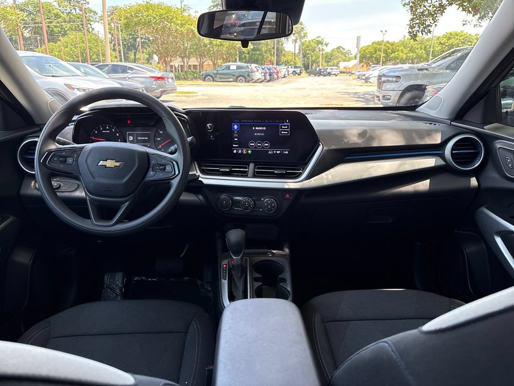 Used 2026 Chevrolet Trax LS FWD image 12
