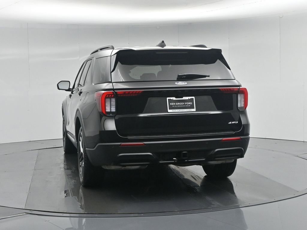 Used 2025 Ford Explorer ST-Line w/ ST-Line Street Pack image 31