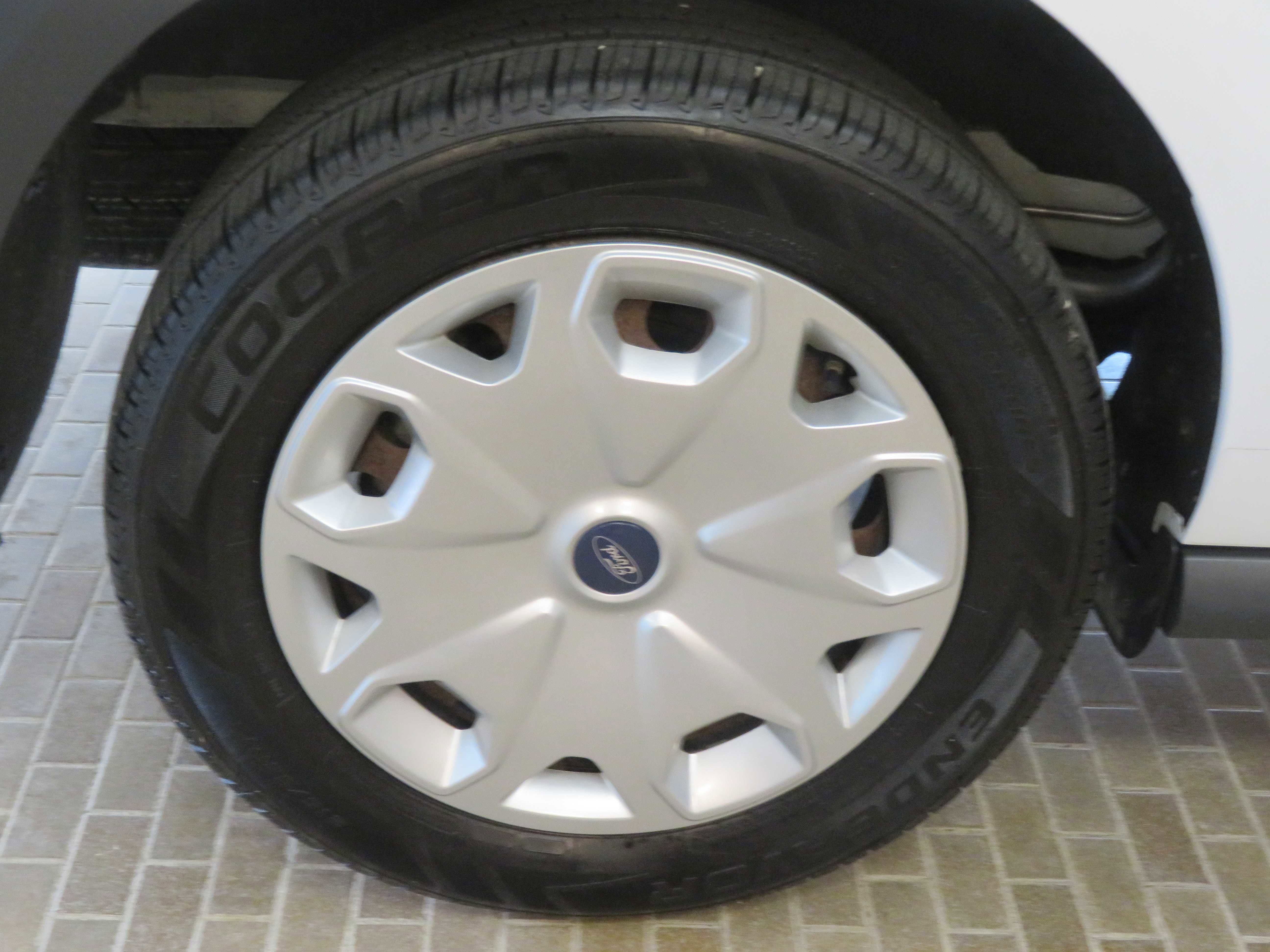 Used 2016 Ford Transit Connect XL image 9