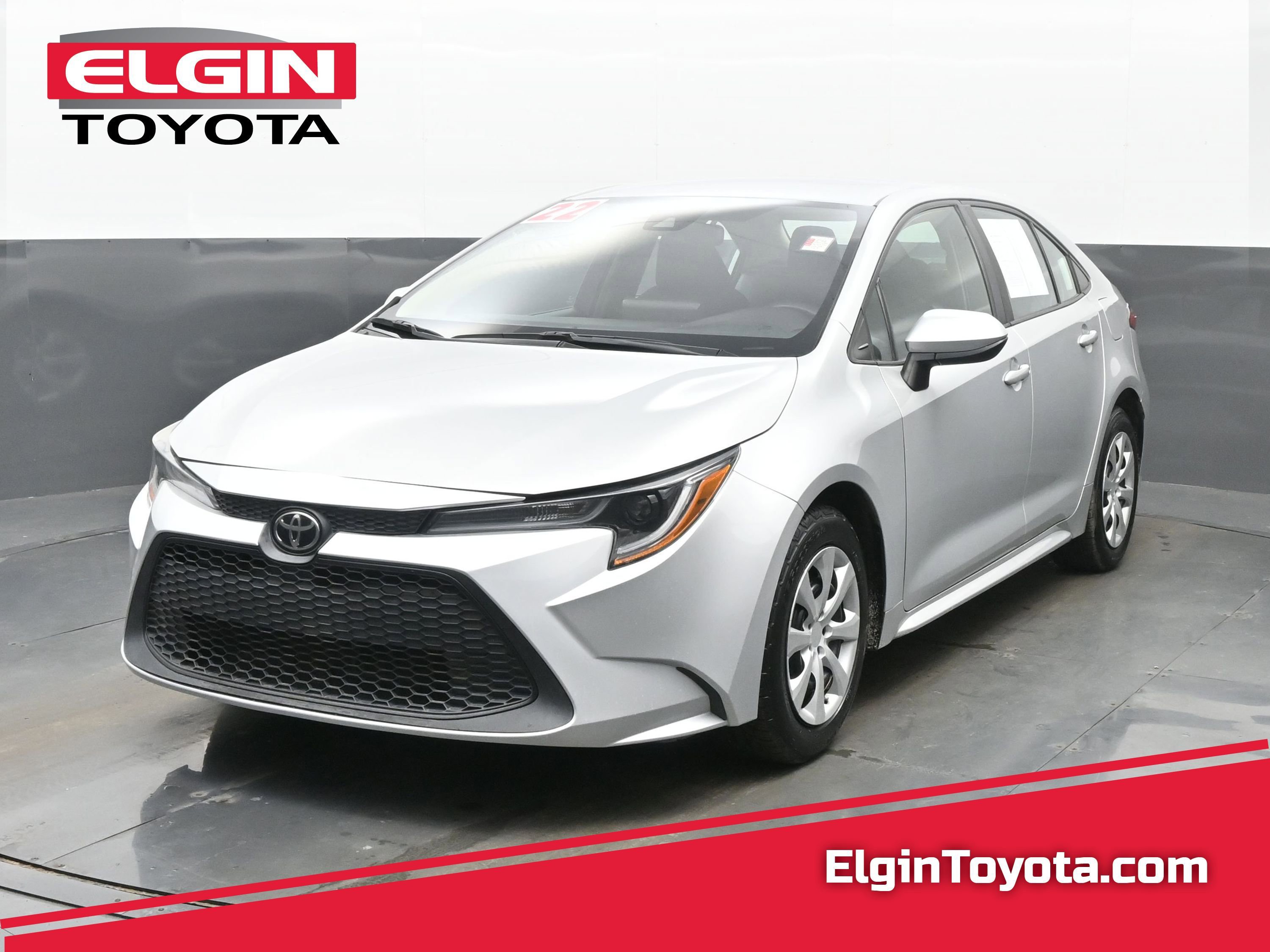Used 2022 Toyota Corolla LE image 1