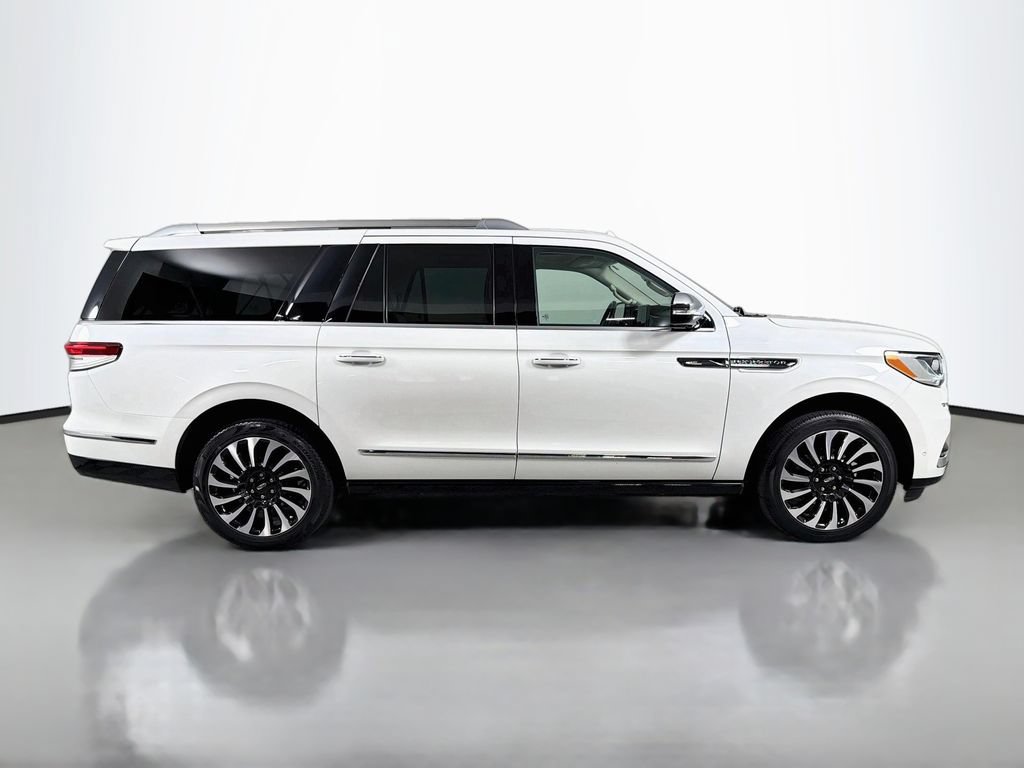Used 2023 Lincoln Navigator L Black Label AWD/4WD image 4