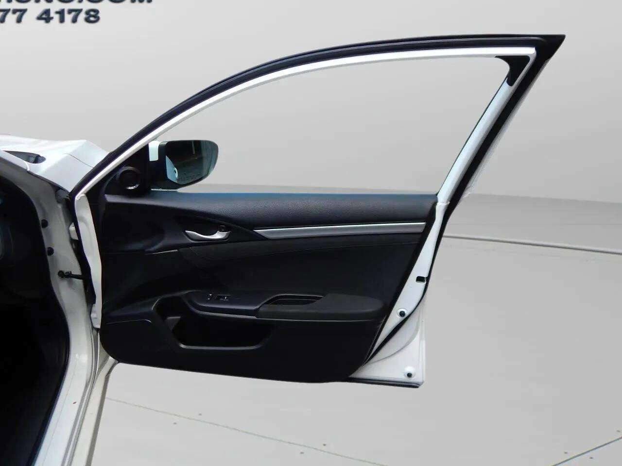 Used 2018 Honda Civic EX image 13