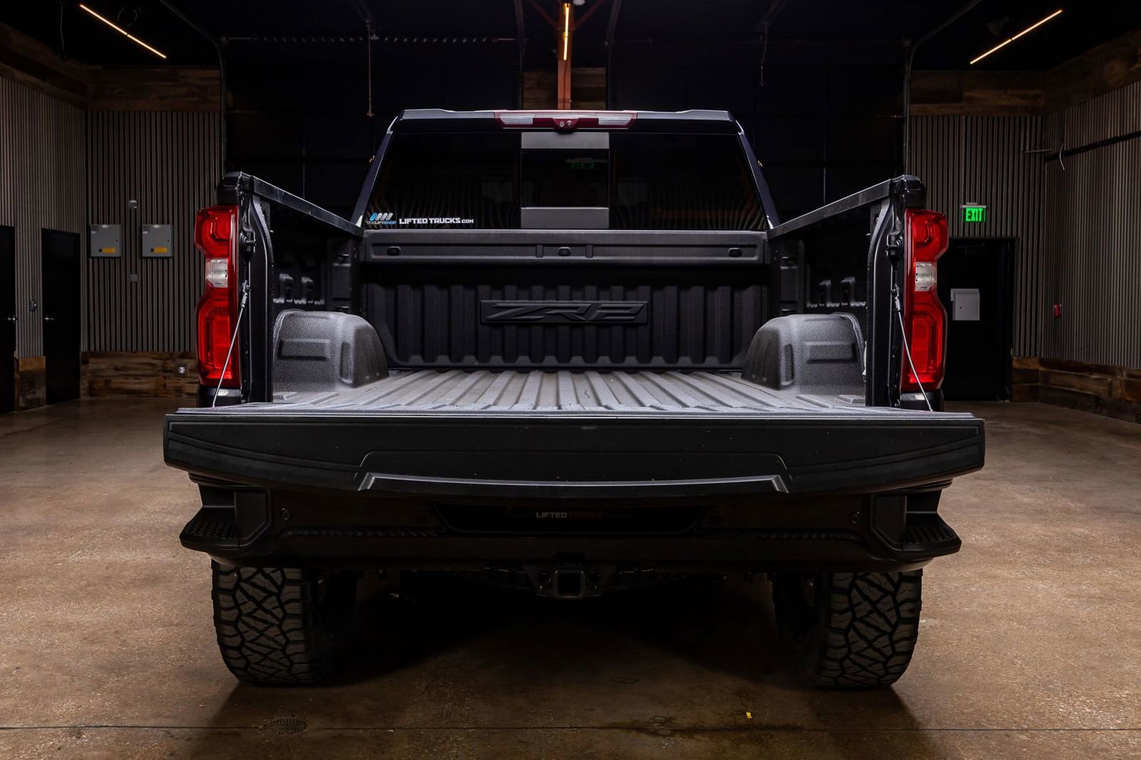 Used 2022 Chevrolet Silverado 1500 ZR2 w/ Technology Package image 9