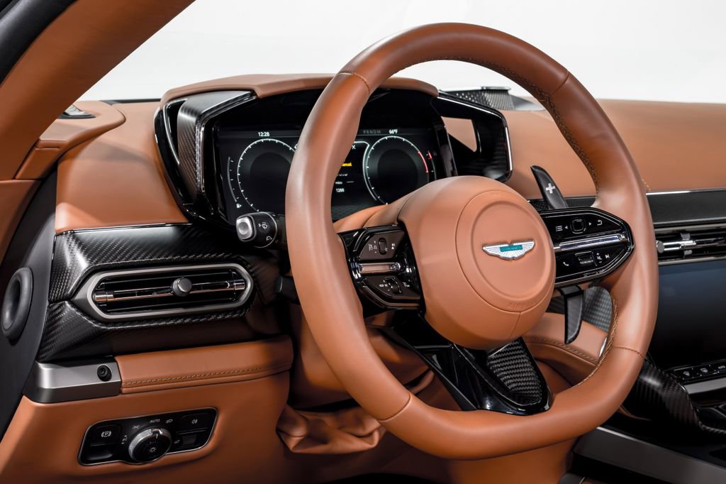 Used 2025 Aston Martin Vanquish image 13