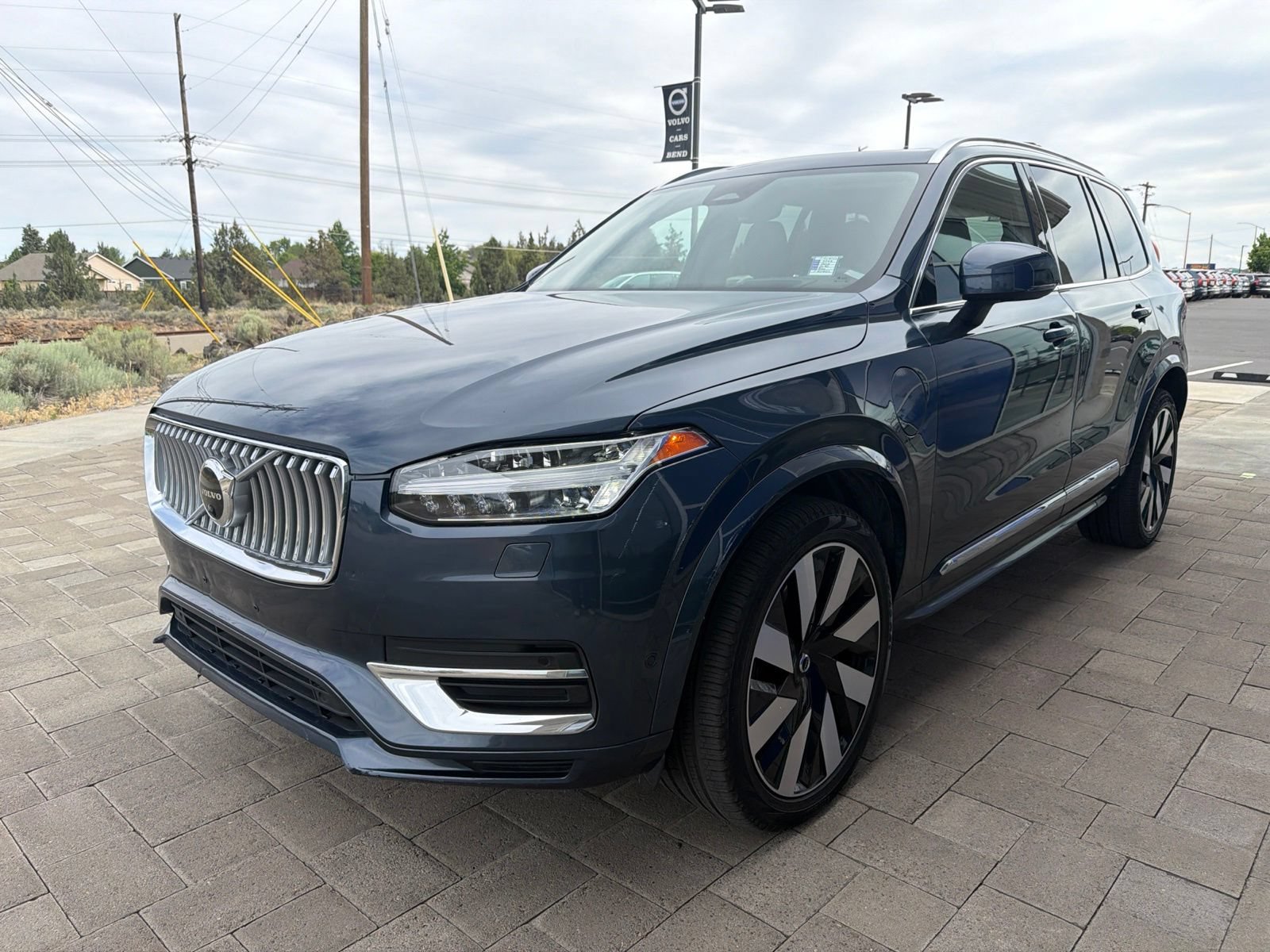 Used 2023 Volvo XC90 T8 Ultimate w/ Protection Package Premier AWD/4WD image 4