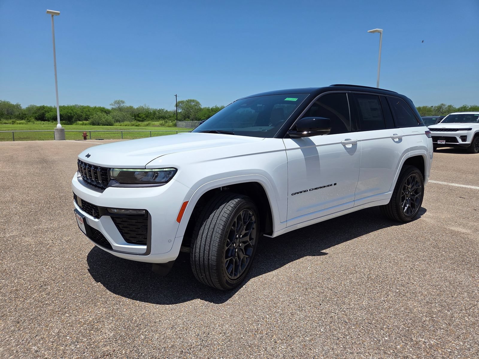 New 2026 Jeep Grand Cherokee Summit AWD/4WD image 3