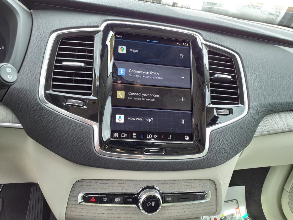 Certified 2025 Volvo XC90 T8 Plus w/ Protection Package image 18