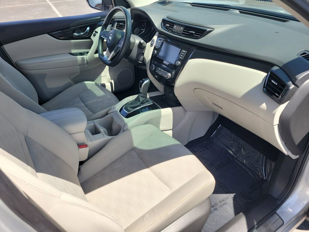 Used 2020 Nissan Rogue Sport SV FWD image 21