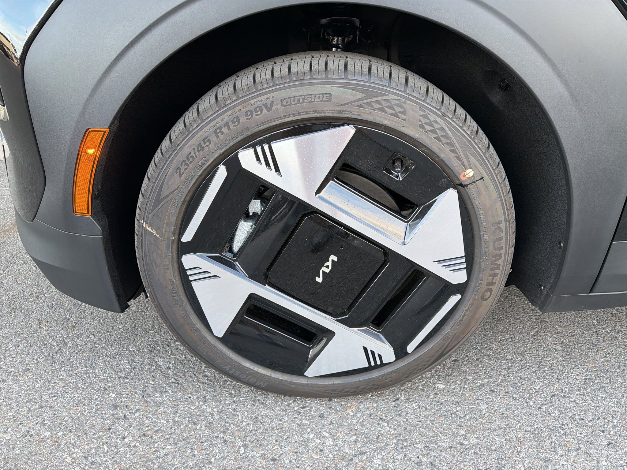 New 2027 Kia EV3 Wind AWD/4WD image 8