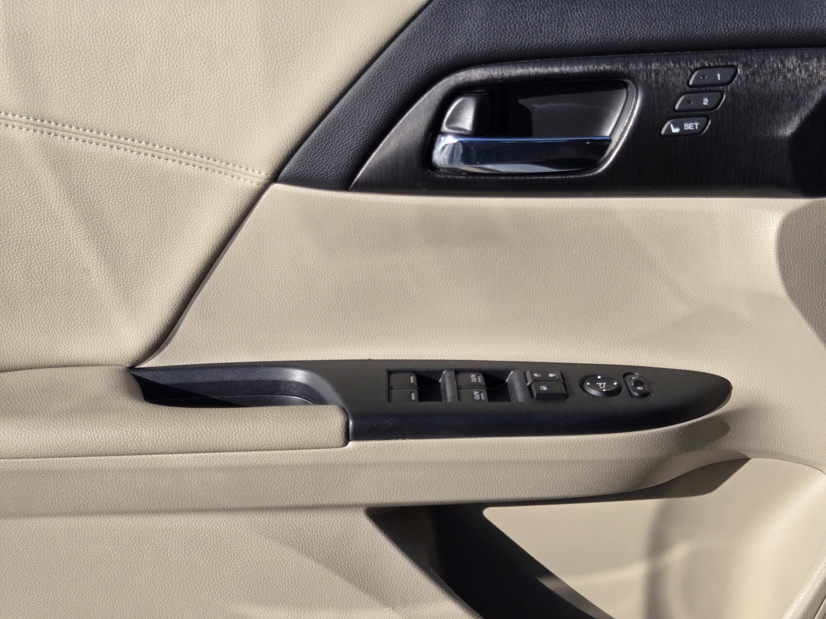 Used 2015 Honda Accord Touring image 21