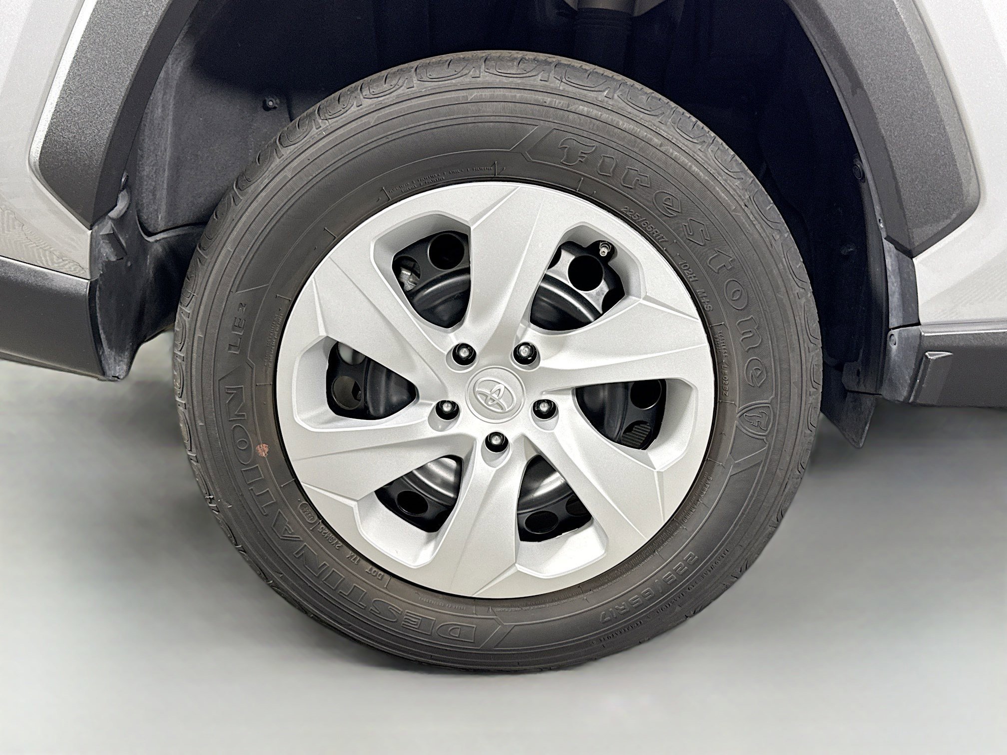 Used 2024 Toyota RAV4 LE image 31