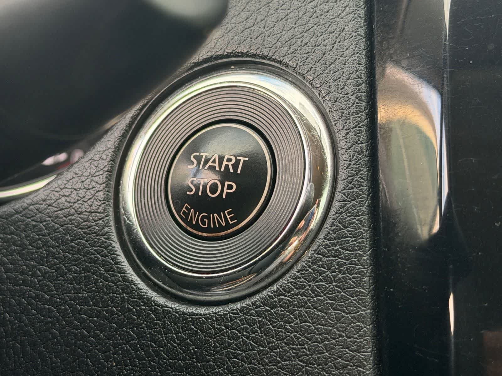 Used 2014 Nissan Rogue SV FWD image 24