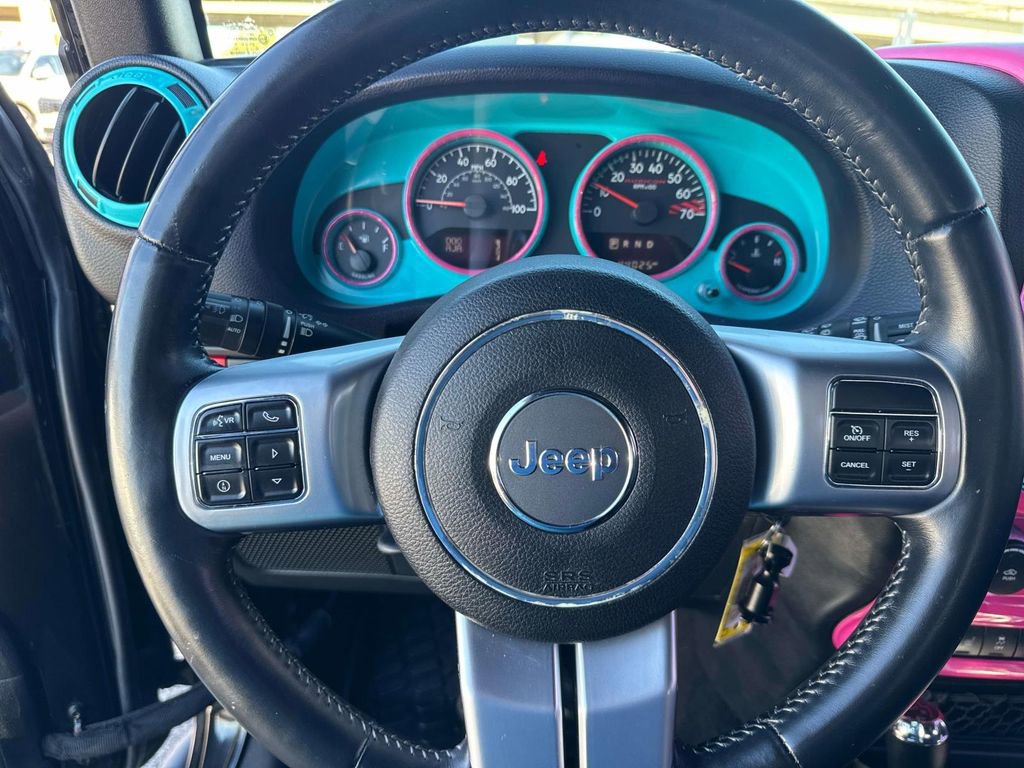 Used 2015 Jeep Wrangler Unlimited Rubicon image 33