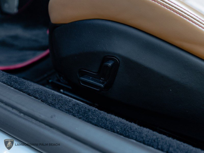 Used 2019 Ferrari Portofino image 32