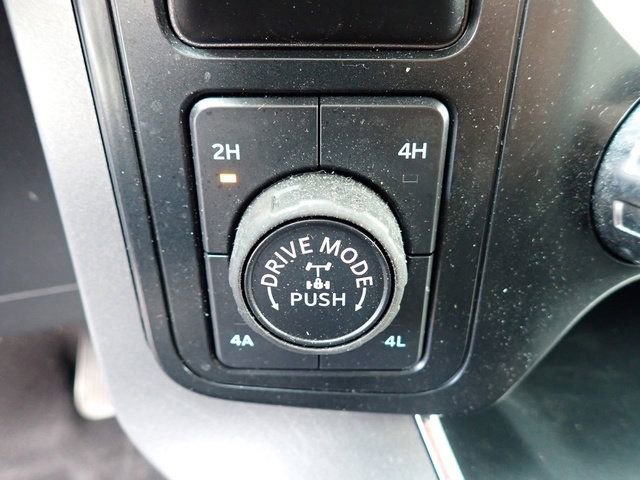 Used 2025 Ford F150 Lariat w/ Equipment Group 501A Mid image 25