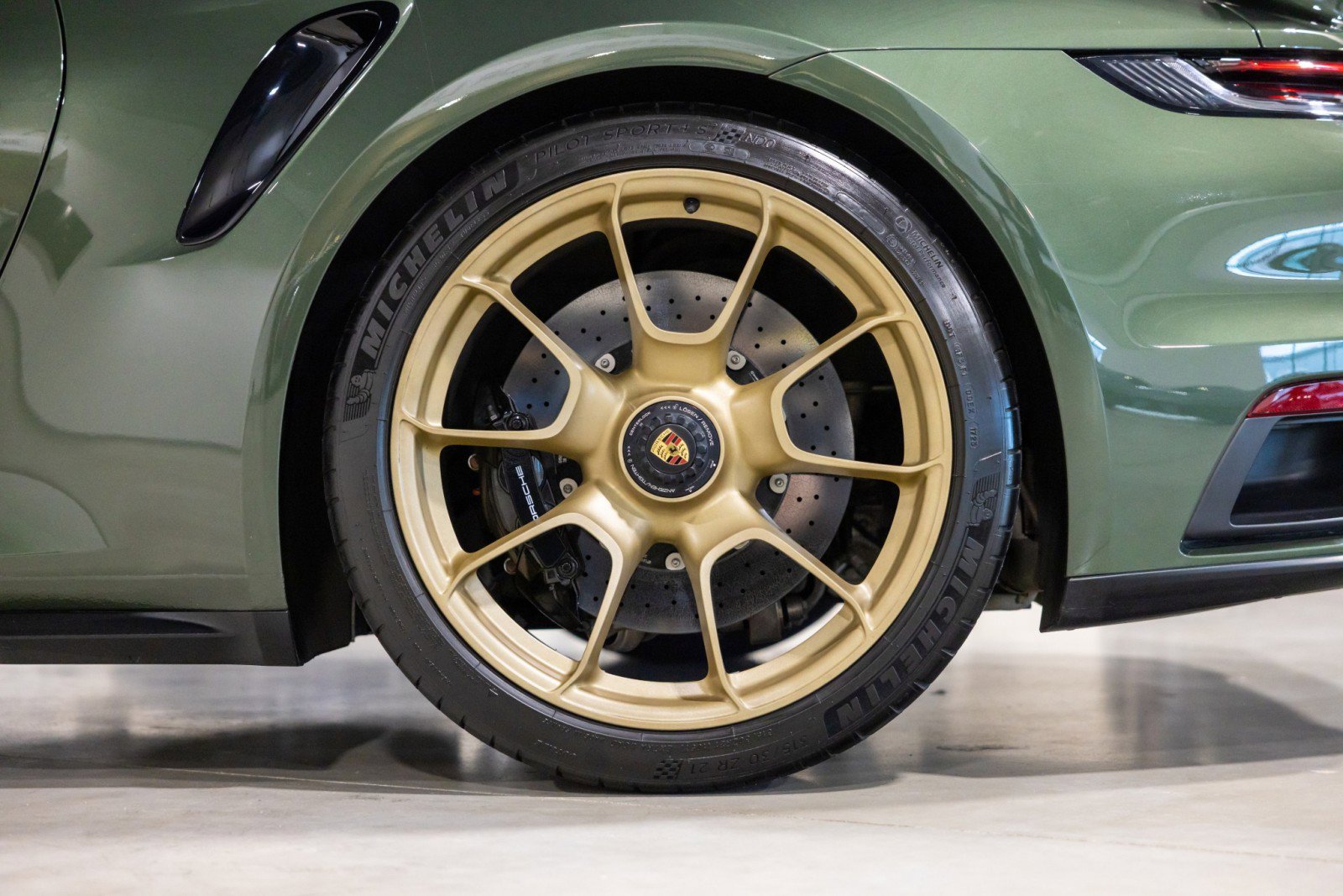 Used 2021 Porsche 911 Turbo S image 17