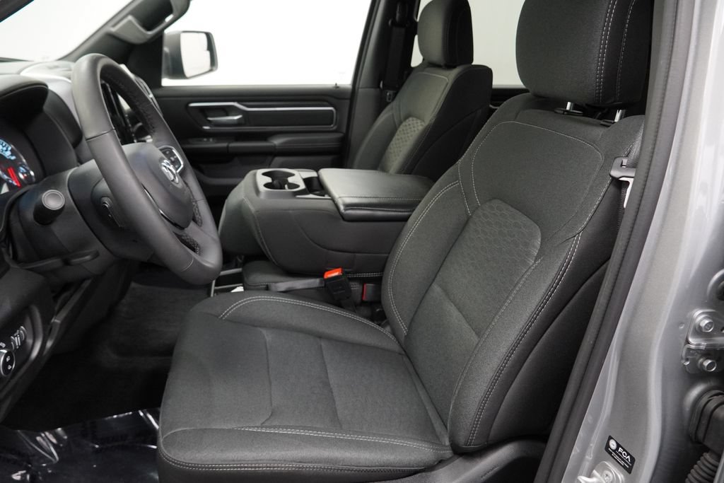 Used 2025 RAM 1500 Big Horn AWD/4WD image 2
