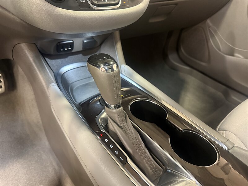 Used 2016 Chevrolet Malibu LT w/ Driver Confidence Package FWD image 26