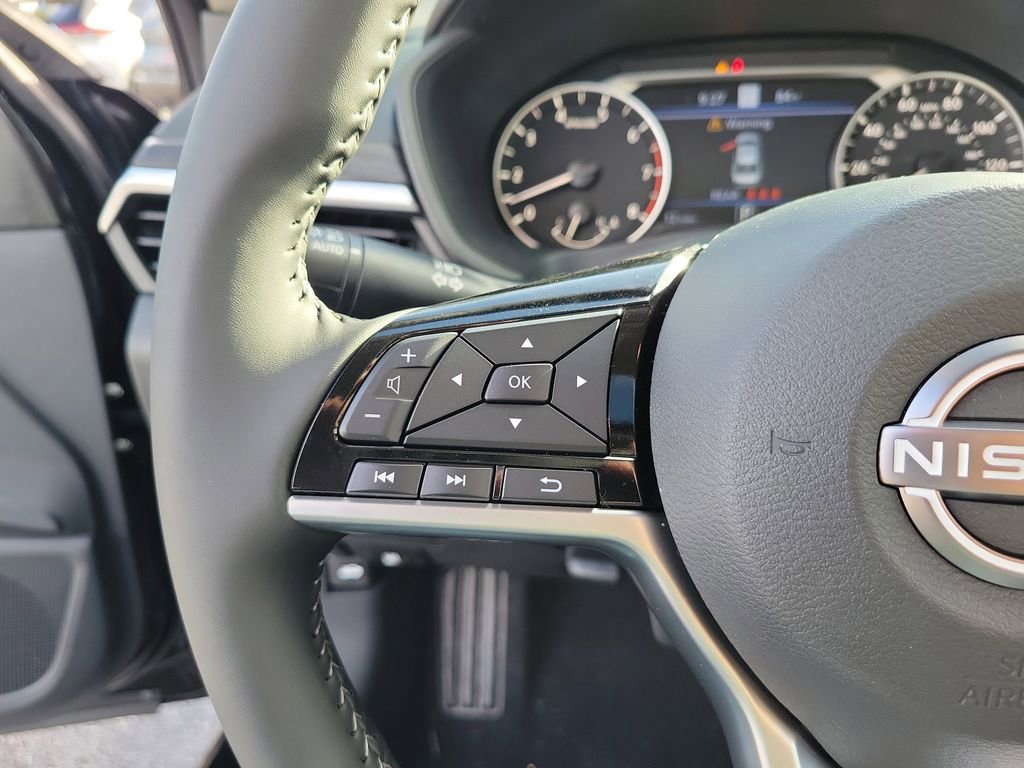 Used 2025 Nissan Altima 2.5 SV w/ SV Premium Package FWD image 19