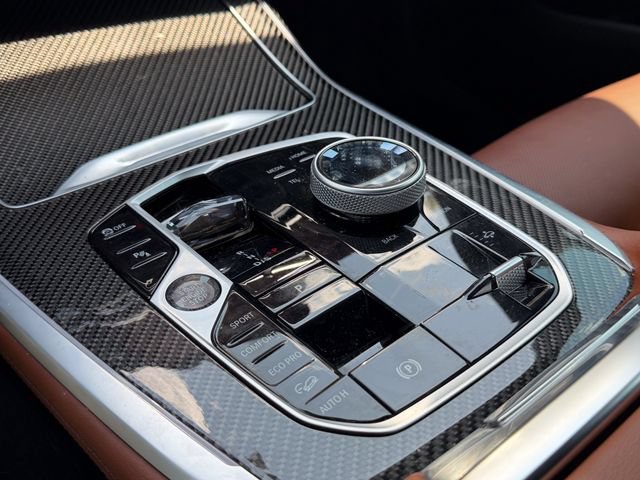 Used 2025 BMW X7 M60i AWD/4WD image 16