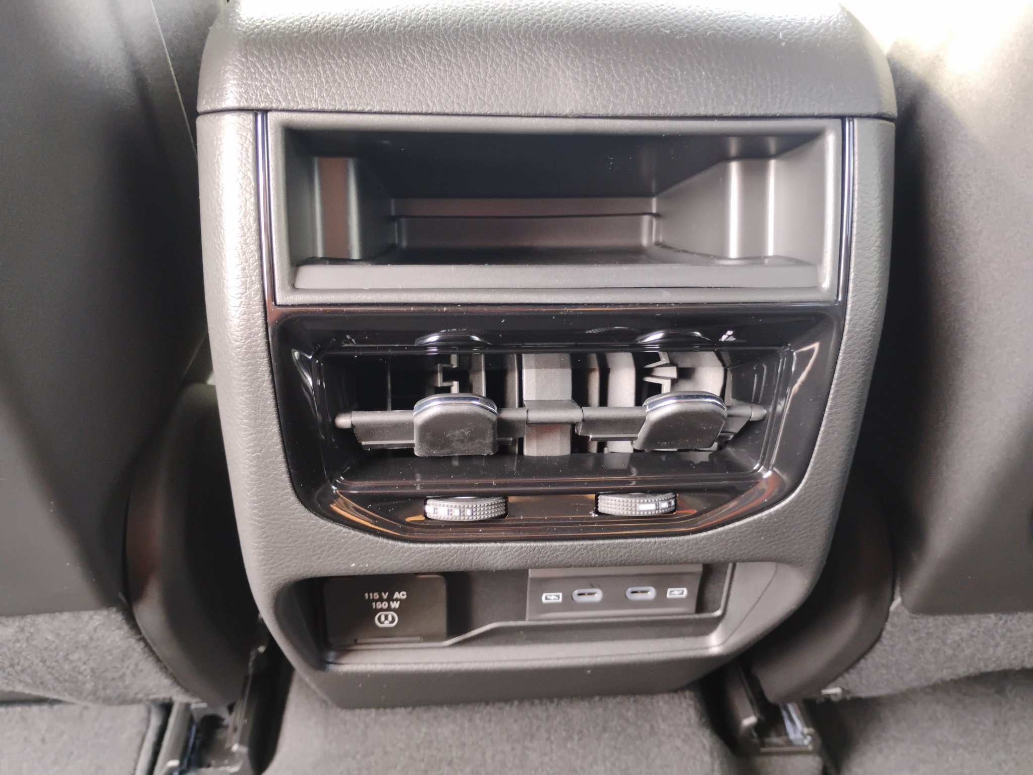 New 2027 Jeep Grand Cherokee Altitude AWD/4WD image 17