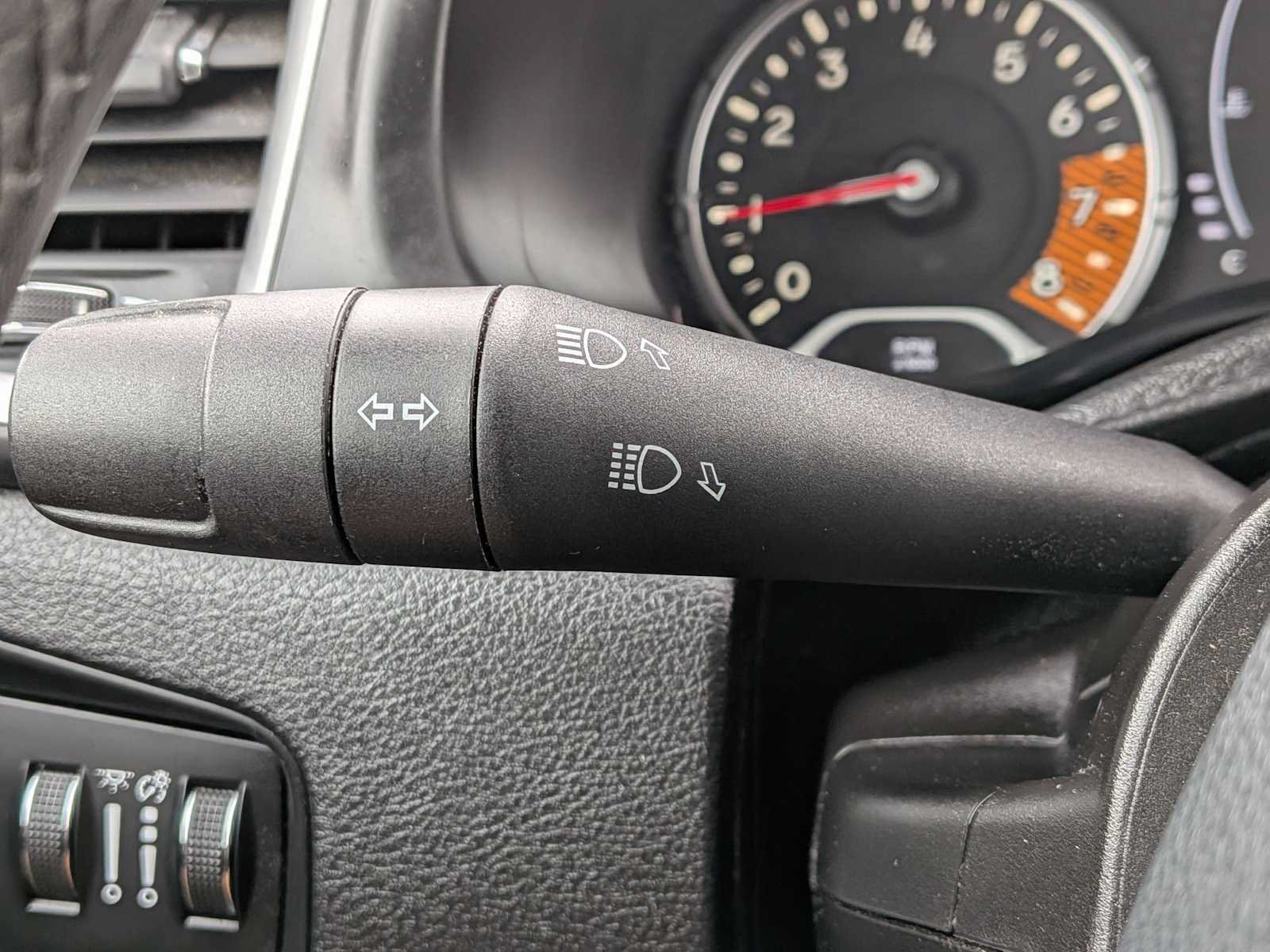 Certified 2020 Jeep Renegade Latitude FWD image 25