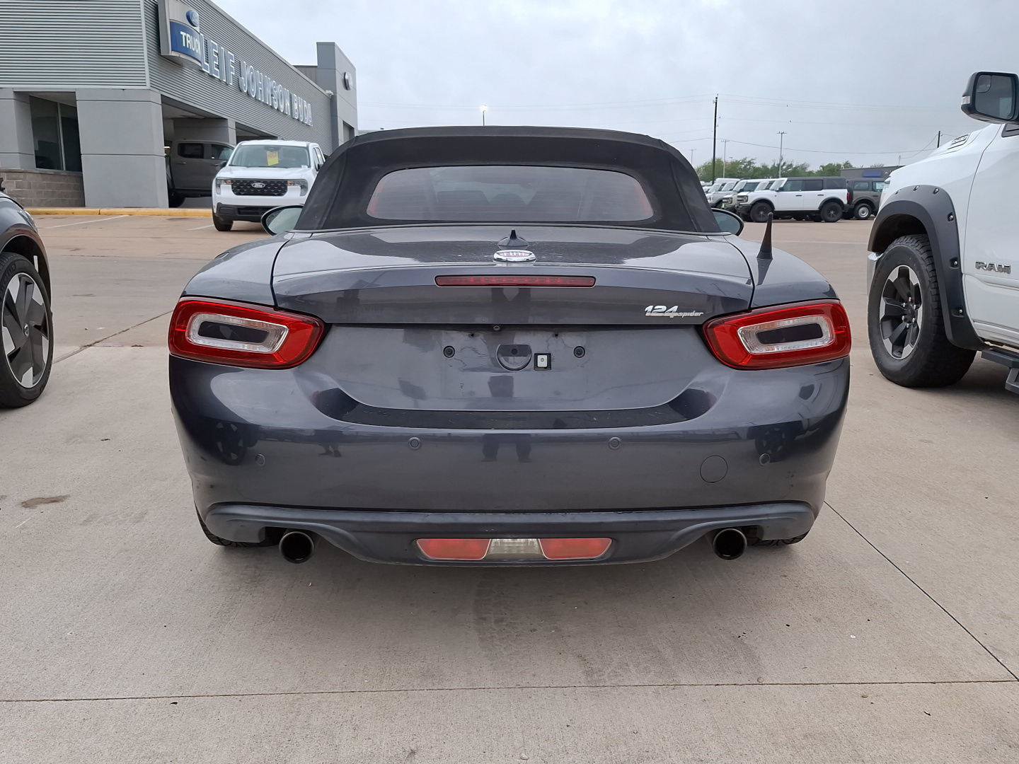 Used 2017 FIAT 124 Spider Lusso RWD image 9