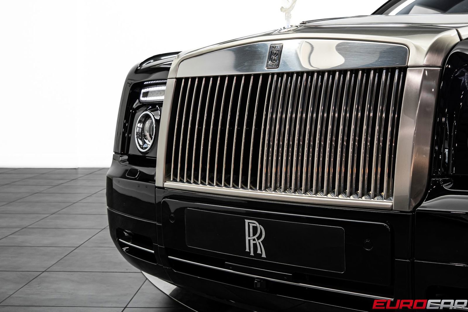 Used 2010 Rolls-Royce Phantom Coupe image 11